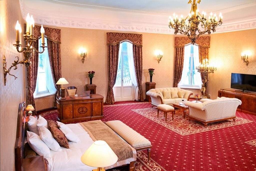 Palac Zelechow Spa & Wellness Hotel Eksteriør billede